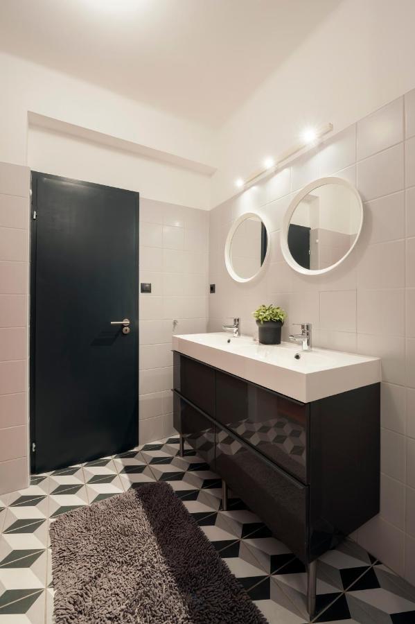 New Design Apartment By Gozsdu Court Budapest Exterior photo